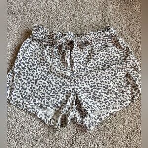 Aerie Leopard Print Ruffle Lyocell Paper Bag Shorts Size Medium